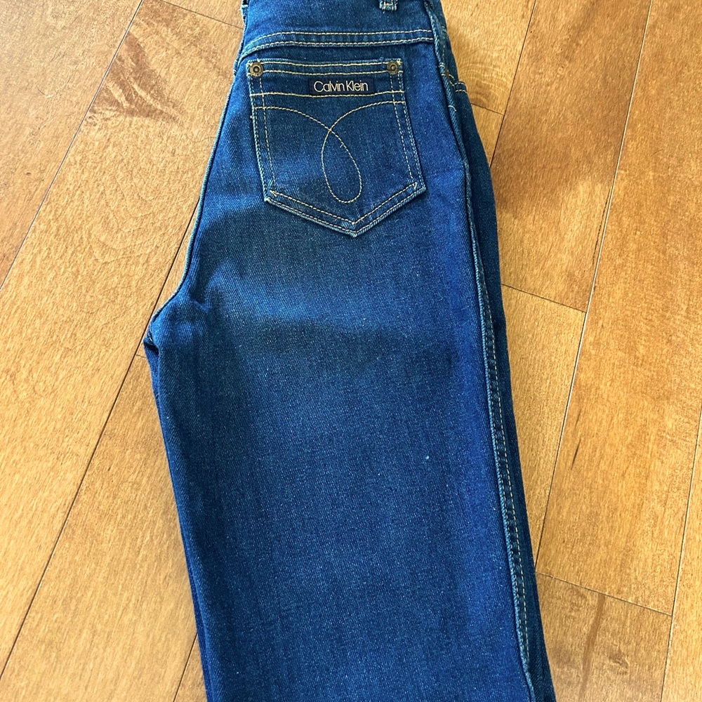 Vintage high rise Calvin Klein jeans 24 in waist 29 inch inseam